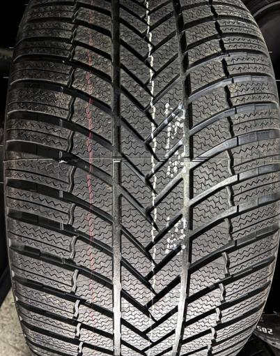 Bridgestone Blizzak LM-005 295/35 R21