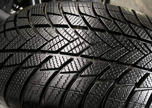 Bridgestone Blizzak LM-001 225/55 R18