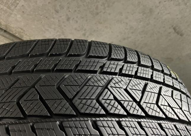 Pirelli Scorpion Winter 2 285/40 R22 V