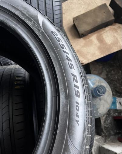 Pirelli P Zero PZ4 L.S. 255/45 R19