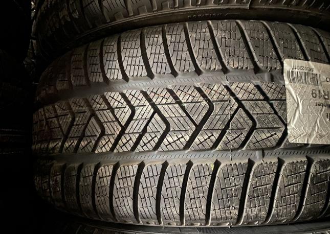 Pirelli Winter Sottozero 3 235/55 R19