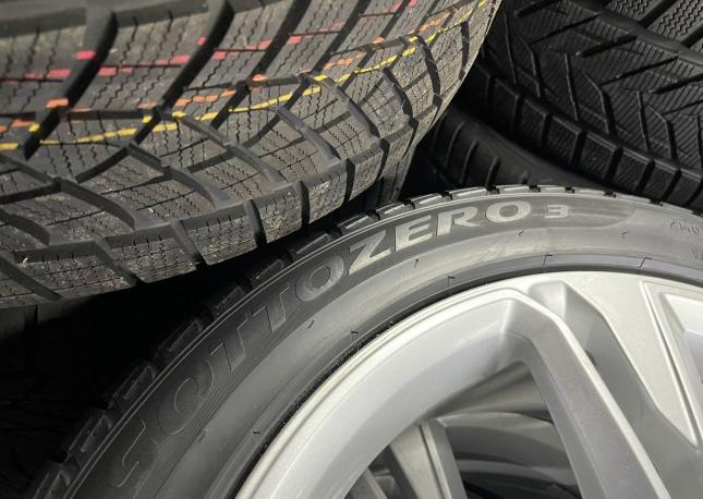 Pirelli Winter Sottozero 3 235/45 R19 99V