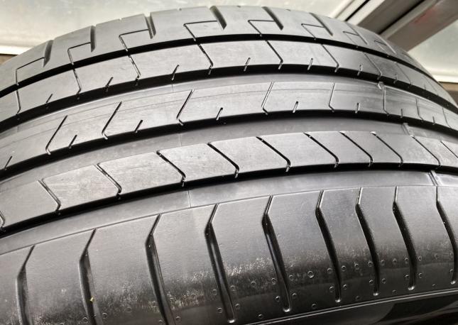 Pirelli P Zero PZ4 265/40 R22 106Y