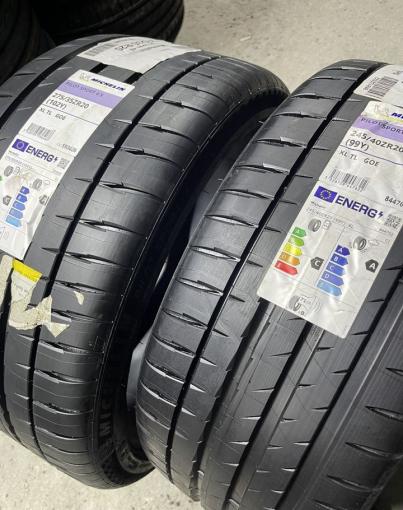 Michelin Pilot Sport 4 S 245/40 R20 и 275/35 R20 Y