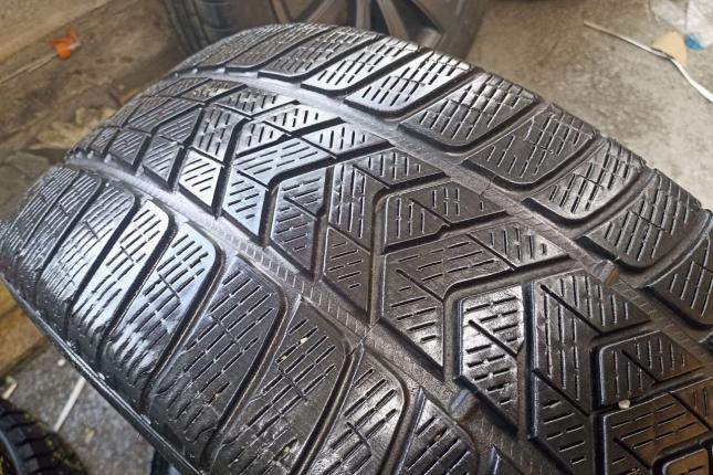Pirelli Scorpion Winter 255/40 R21