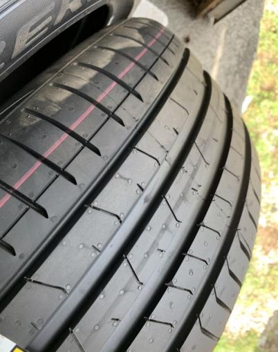 Pirelli P Zero PZ4 245/45 R20 и 275/40 R20