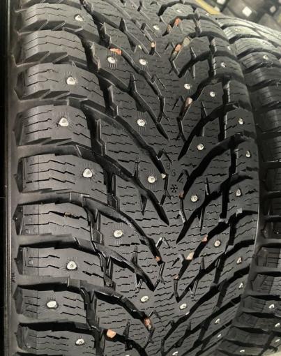 Nokian Tyres Hakkapeliitta 9 245/45 R18