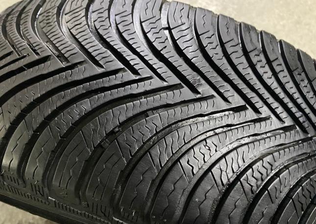 Michelin Alpin 5 215/65 R17 99H