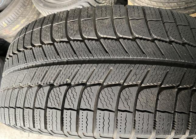 Michelin X-Ice XI3 245/45 R18 100H