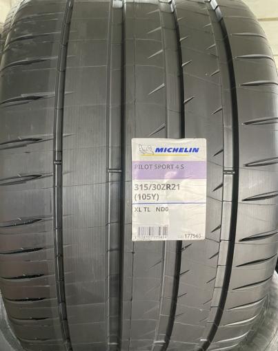 Michelin Pilot Sport 4 275/35 R21 и 315/30 R21 105Y