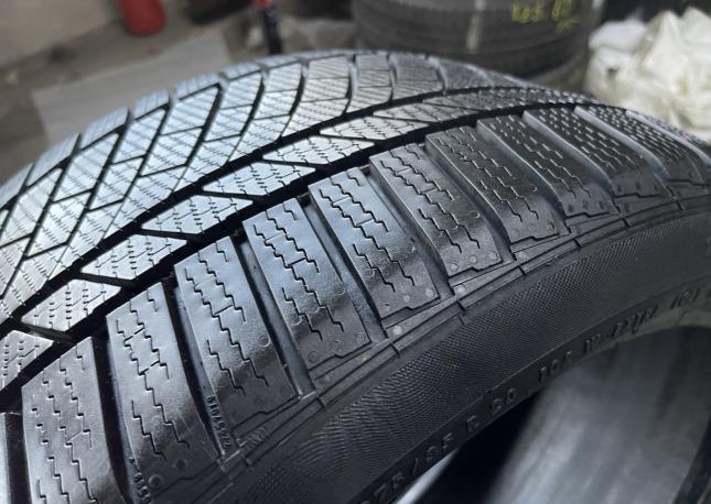 Continental ContiWinterContact TS 830 P 275/35 R20 102W