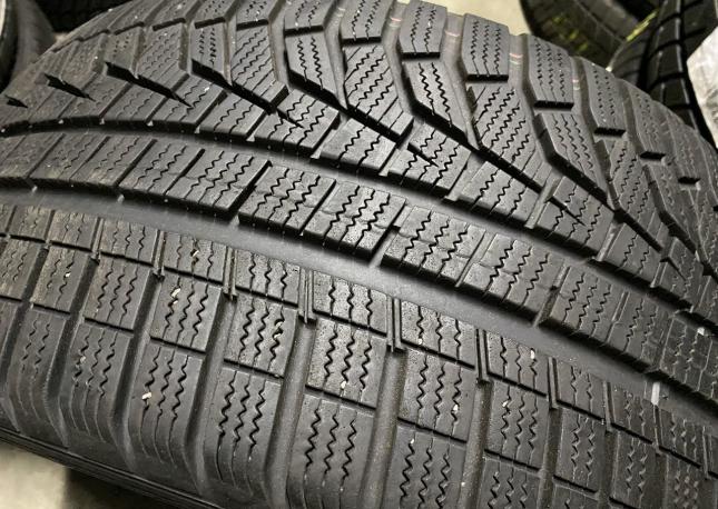 Hankook Winter I&#39;Cept Evo2 W320 235/40 R18 95V