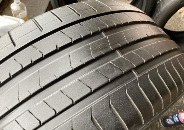 Pirelli P Zero PZ4 285/40 R21 109Y