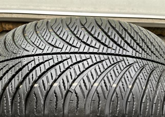 Goodyear Vector 4Seasons Gen-2 215/55 R17 94V