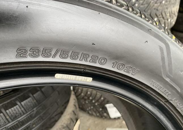 Bridgestone Alenza 001 235/55 R20 102V