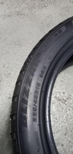 Bridgestone Blizzak LM-32 225/45 R18 95H