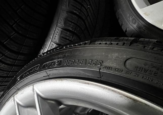 Michelin Pilot Alpin 4 235/35 R19