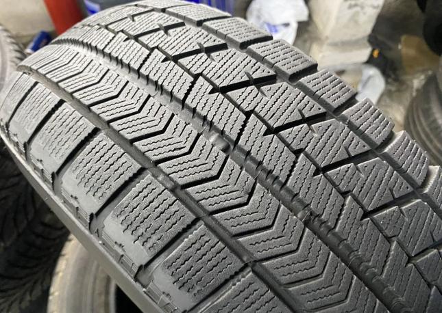 Bridgestone Blizzak VRX 205/65 R15 94Q