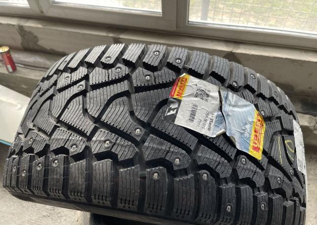 Pirelli Ice Zero 235/55 R17