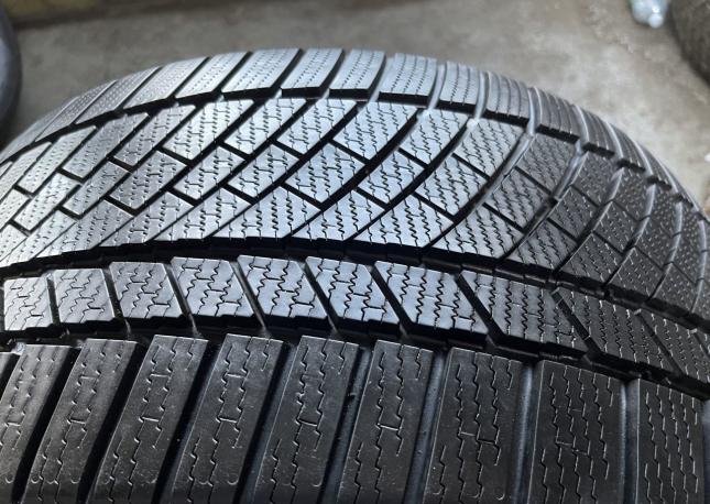 Continental ContiWinterContact TS 830 P 275/35 R20 102W