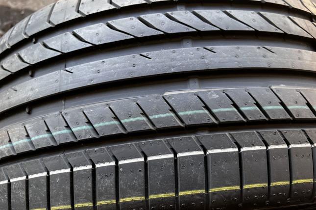 Continental ContiSportContact 5 265/35 R21