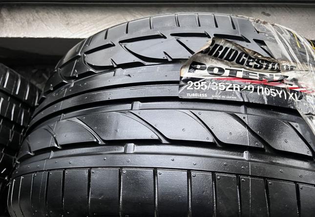 Bridgestone Potenza S001 295/35 R20