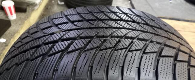 Bridgestone Blizzak LM-001 225/50 R17 98H