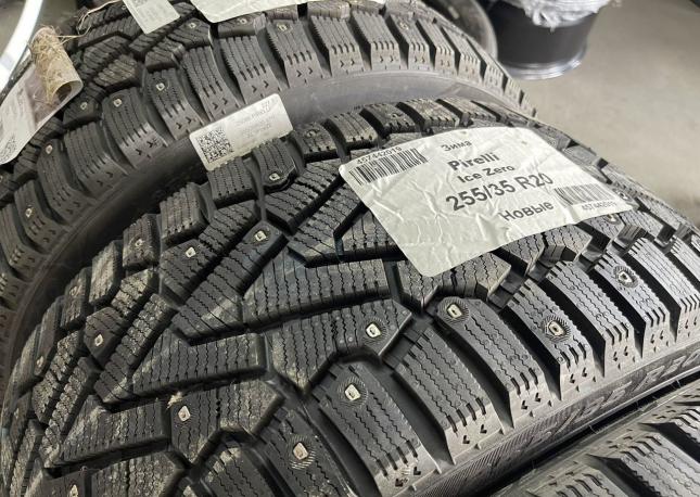 Pirelli Winter Ice Zero 255/35 R20 97H