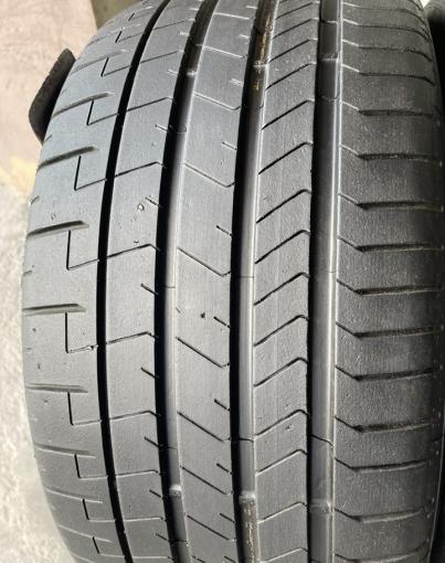 Pirelli P Zero PZ4 295/35 R21 107Y