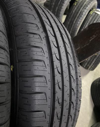 Goodyear EfficientGrip 215/60 R17