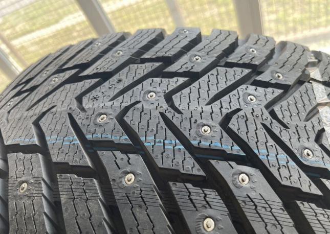 Nokian Tyres Hakkapeliitta 8 SUV 265/40 R21 105T