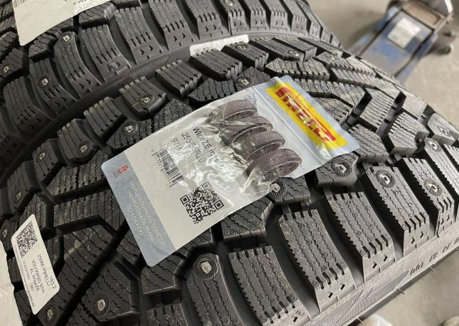 Pirelli Winter Ice Zero 255/35 R20 97H