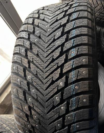 Nokian Tyres Hakkapeliitta 10 285/45 R22