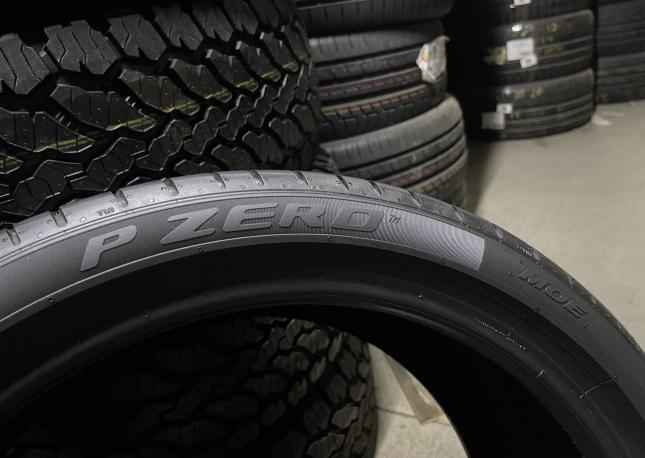 Pirelli P Zero PZ4 255/35 R19 96Y