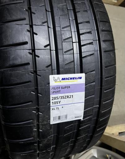 Michelin Pilot Super Sport 285/35 R21