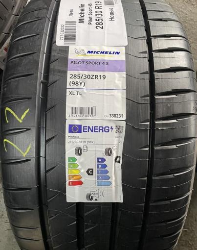 Michelin Pilot Sport 4 S 285/30 R19 98Y