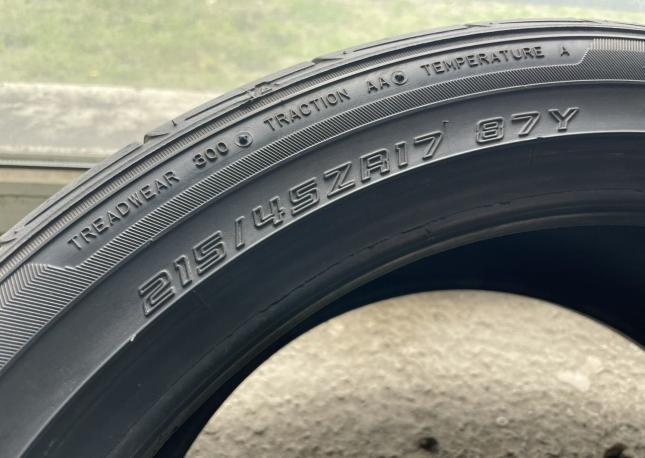 Sumitomo HTR Z III 215/45 R17 87Y