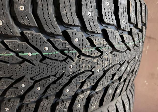 Nokian Tyres Hakkapeliitta 9C 285/40 R22