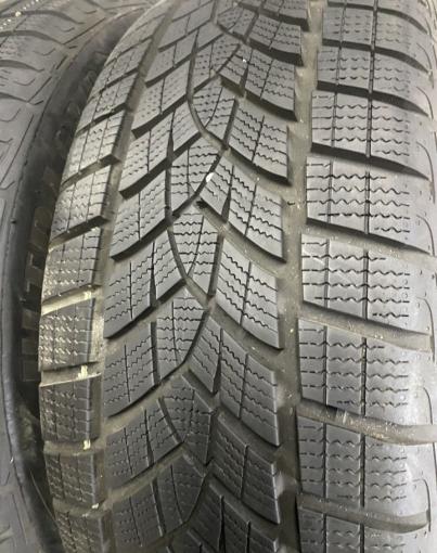 Goodyear UltraGrip Performance Gen-1 215/55 R18