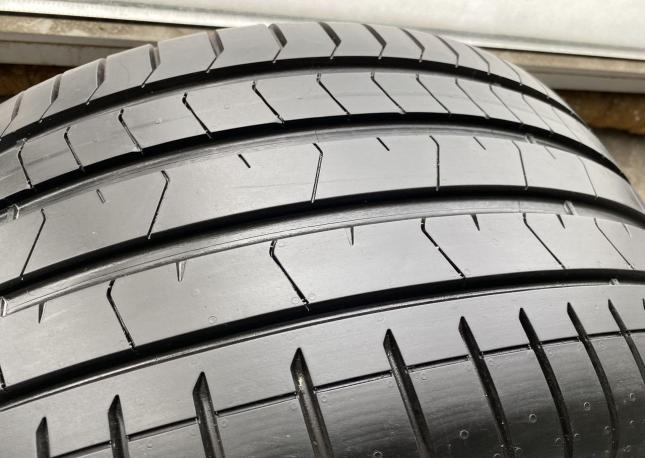 Pirelli P Zero PZ4 275/30 R20 97Y