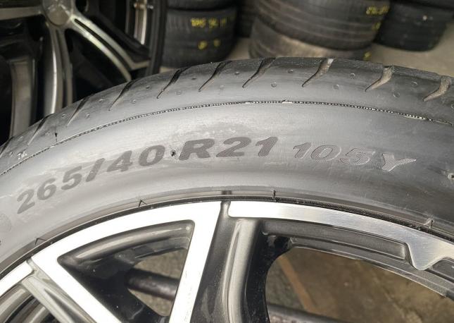 Pirelli P Zero PZ4 265/40 R21 и 295/35 R21 102Y