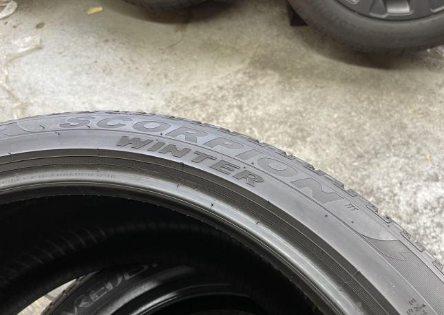 Pirelli Scorpion Winter 295/35 R21 107V