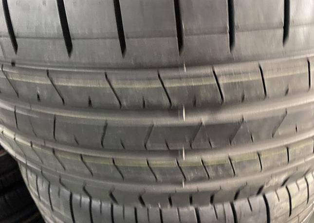 Pirelli P Zero PZ4 285/40 R21 109Y