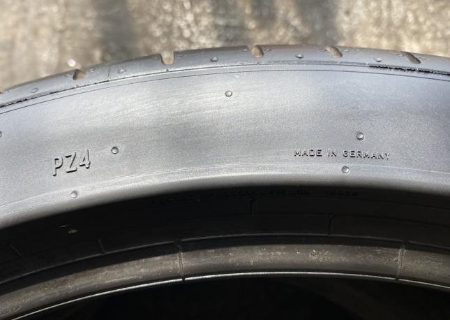 Pirelli P Zero PZ4 245/40 R21 100Y