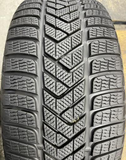 Pirelli Winter Sottozero 255/45 R19 104V