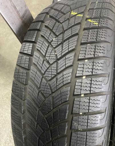 Goodyear UltraGrip Performance Gen-1 215/55 R18