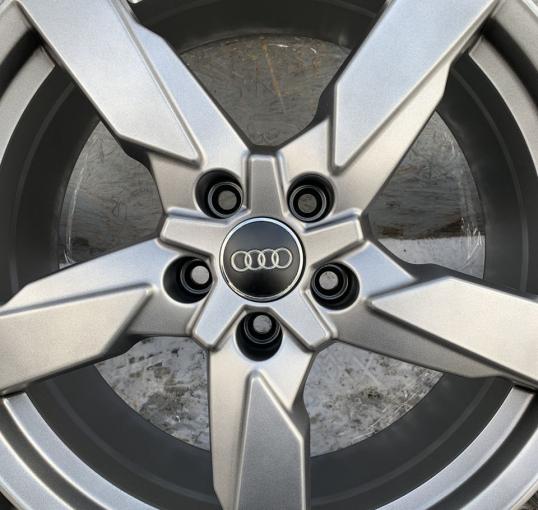 Новые оригинальные диски на Audi TT 8S / A3 8V R19