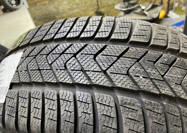 Pirelli Winter Sottozero 3 255/40 R20 W