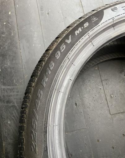 Pirelli Winter Sottozero 240 Serie II 225/45 R18