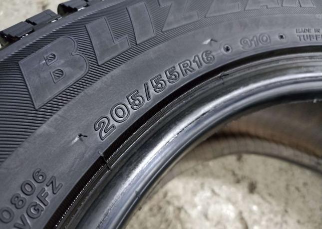 Bridgestone Blizzak Revo GZ 205/55 R16